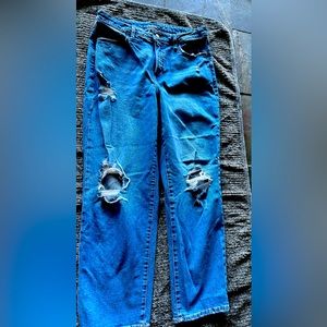 Old Navy Loose distressed Jeans. Size 14.